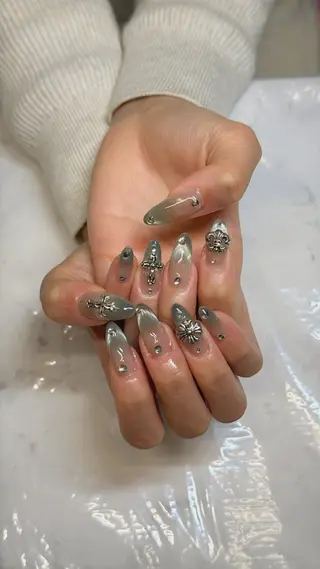 ネイル 💎Guarendo💎錦糸町店所属・✨アン ミユ✨のネイルデザイン