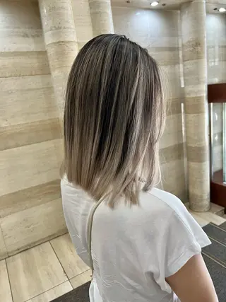 ミディアム カラー Via officialのヘアスタイル