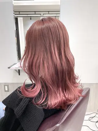 カラー AIRI layer cut hairのヘアスタイル