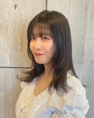 ミディアム ベージュ/透明感/ 桃子🎀のヘアスタイル