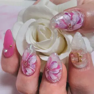 ネイル エステとネイル ローズコンフォートのネイルデザイン