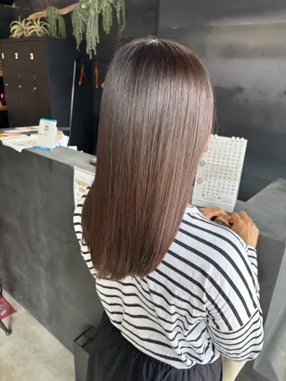 ミディアム パーマ Linda　Hiro所属・坂下 麻梨奈のヘアスタイル