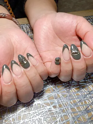 ネイル ECLAT エクラ所属・寺山 千鶴のネイルデザイン