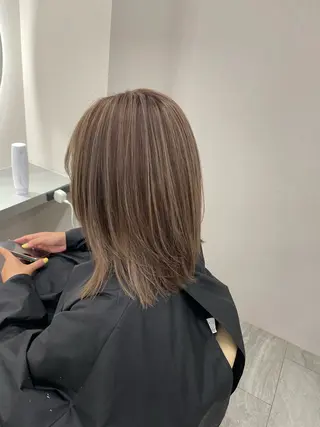 ミディアム 🦋MAHO🦋 デザインカラーのヘアスタイル