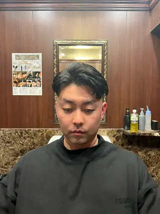 ショート ヒロ銀座バーバーショップ丸の内所属・秋山 琳太のヘアスタイル