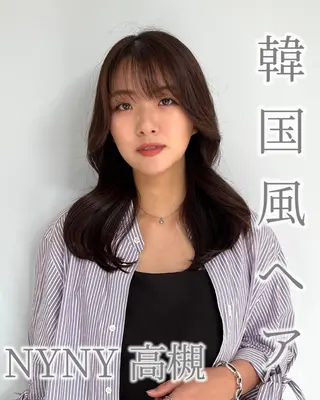 ミディアム カラー 顔周りレイヤーカット 透明感カラー達冨のヘアスタイル