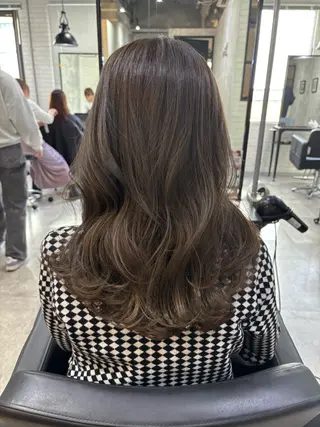 セミロング カラー ヘアアレンジ kei/透明感カラー /ベージュ/インナーのヘアスタイル