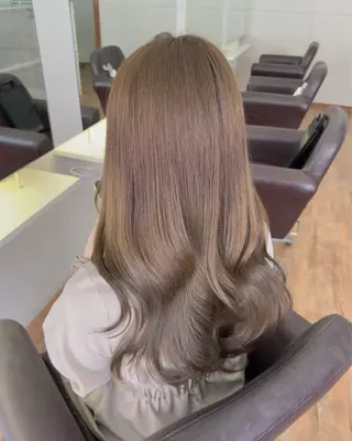 カラー Hip's eyes meiのヘアスタイル