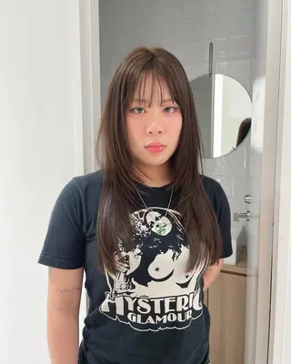 セミロング MASHU abeno店所属・アサカ/透明感カラー /レイヤーカットのヘアスタイル