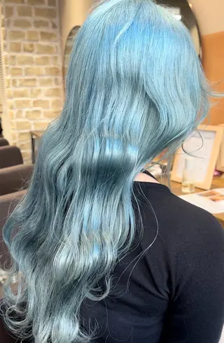 ロング カラー yu-kiハイトーン /ブリーチ無しカラーのヘアスタイル