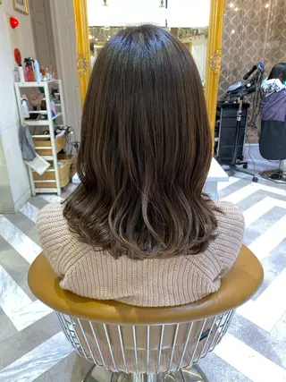 ミディアム レイヤーカット /透明感カラー西田のヘアスタイル