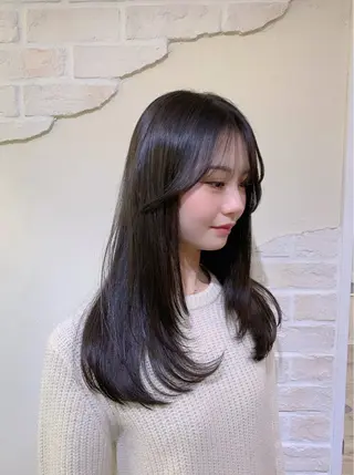 セミロング カラー 越冨 晃平のヘアスタイル