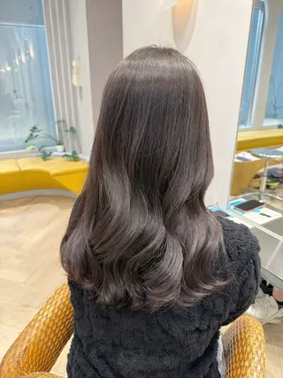 ロング カラー ヒジオカ リナのヘアスタイル