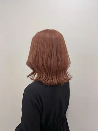 ミディアム カラー akane .のヘアスタイル