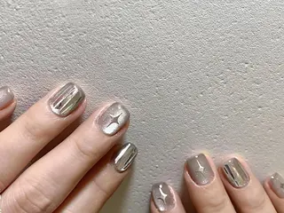 ネイル Rainrain💧 パーツ豊富、やり放題のネイルデザイン