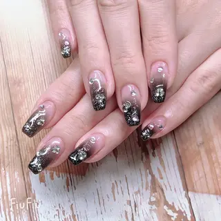 セミロング ネイル ハク キのネイルデザイン