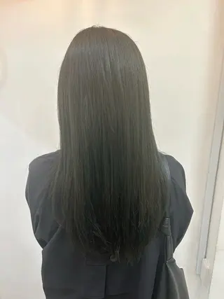 ロング カラー 栗田 優月のヘアスタイル