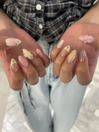 ネイル ユナ🌙 nailのネイルデザイン