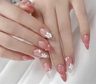 ネイル Le'a シズカのネイルデザイン