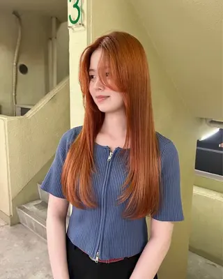 ロング レイヤーカット🐩 透明感カラー モカのヘアスタイル