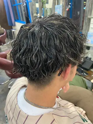 ショート カラー パーマ メンズ カットパーマ✂️ 小坂田玲亜のヘアスタイル