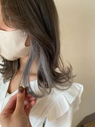 ミディアム カラー ツキノキ ミナのヘアスタイル