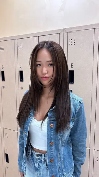 セミロング カラー ハイトーン/レイヤー KYOKA🩶のヘアスタイル