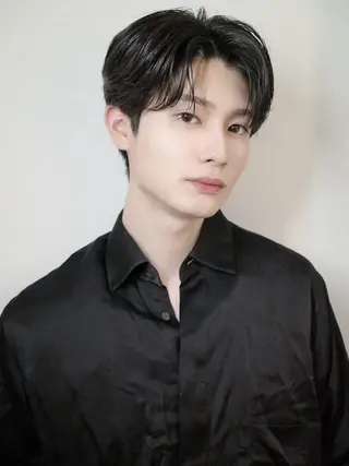 メンズ excia 西梅田店所属・mioメンズ縮毛矯正 ／メンズカット／眉毛のヘアスタイル