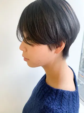 ショート nuu所属・💜ショート💜 ウルフ、ボブ二色亜美のヘアスタイル