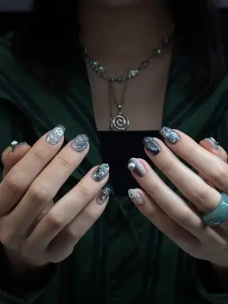 ネイル Be Colorful 新宿店所属・岩井 柚樹のネイルデザイン