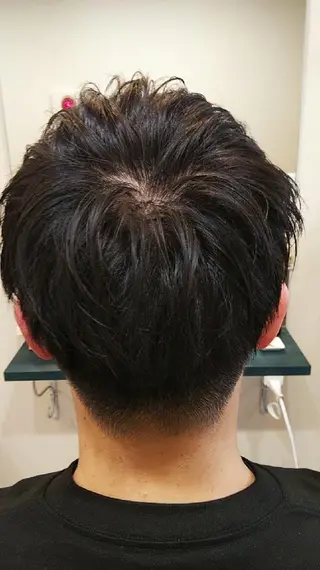 メンズ ショート サロングラーティア所属・fumi フミのヘアスタイル