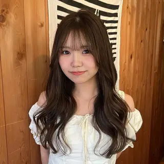 ロング カラー 藤田 ゆりなのヘアスタイル