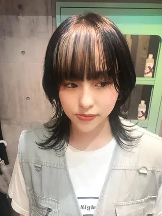 ミディアム カラー ホワイト&レイヤーカ ットエクステ長畠俊輔のヘアスタイル