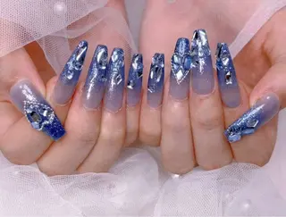 ネイル UMI ネイルサロン新宿🎀のネイルデザイン