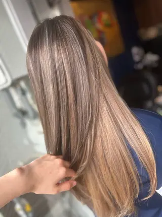 セミロング カラー LOPEZ LAB所属・🦁LOPEZLAB /RUNA🌙のヘアスタイル