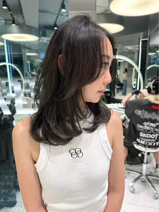 セミロング 土方 通世のヘアスタイル