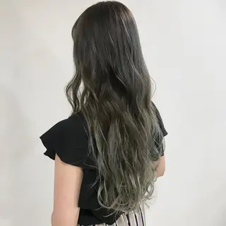 ロング ヤマシタ ミサキのヘアスタイル