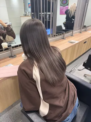 ロング CREDGARDEN 吉祥寺所属・ツヤ髪 透明感カラー ゆいなのヘアスタイル