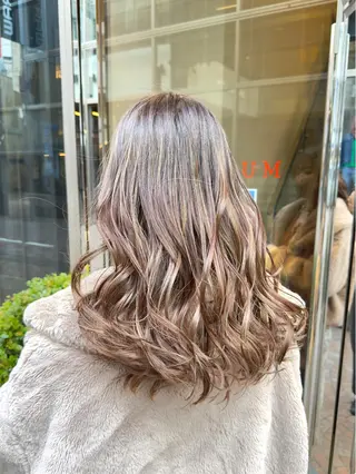 セミロング カラー レイヤー/グレージュ メンズパーマのヘアスタイル