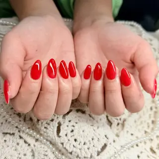 カラー ユミネイルサロン所属・U miのネイルデザイン