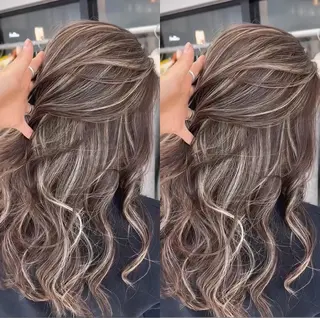 ロング カラー 表参道/ハイライト バレイヤージュのヘアスタイル