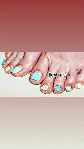 ネイル フラワー ムーンのネイルデザイン