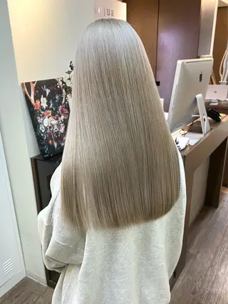 セミロング 艶髪ハイトーンカラー ☆MASAのヘアスタイル