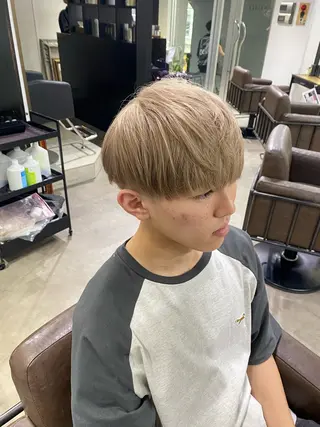 ショート 山影✨バレイヤージュ ハイライト✨メンズ◎のヘアスタイル