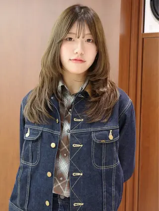 ロング カラー (𝐡)𝐰𝐢𝐦 𝐲𝐮𝐧𝐚のヘアスタイル