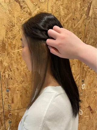 セミロング カラー 蓮田 好良のヘアスタイル