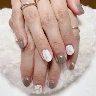 ネイル The Best Beauty受付担当のヘアスタイル