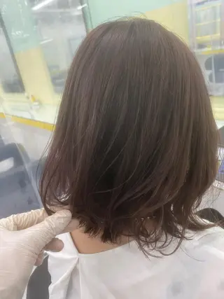 セミロング カラー パーマ ヘアアレンジ ネイル マツエク・マツパ 韓国風ベージュ🤎 赤みなし🌿横浜🤎のヘアスタイル