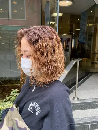 セミロング パーマ ブリーチ指名No.1 Daikiのヘアスタイル