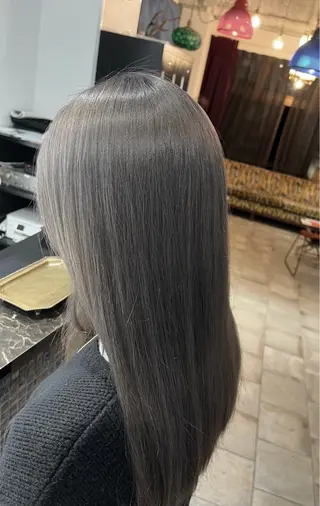 ロング カラー カラー/アイリスト 麻優のヘアスタイル